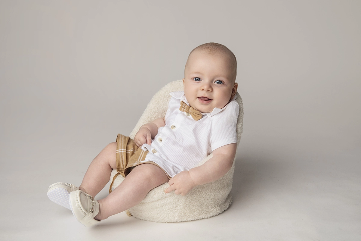 Family toddler session photographed at Photo Hive in Auckland