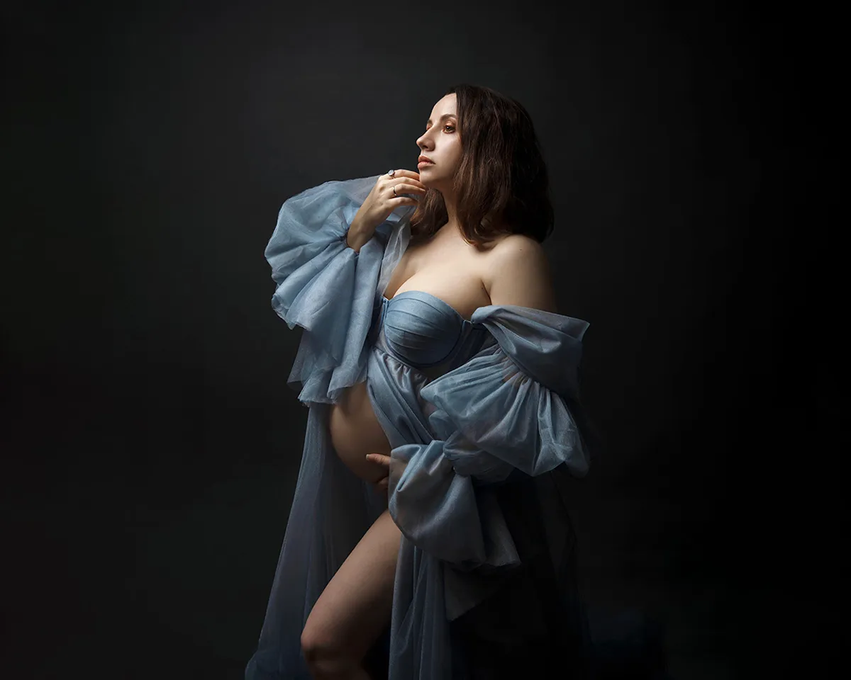 Pregnant mother photographed during maternity photography session in Auckland